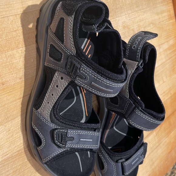 Men’s size 41 Ecco Yucatán Sandal in Marine color. Brand new. - Picture 2 of 4